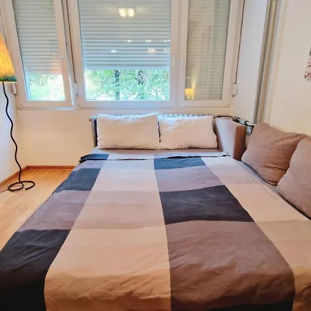 Eliot Apartman