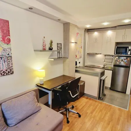 Eliot Apartman *